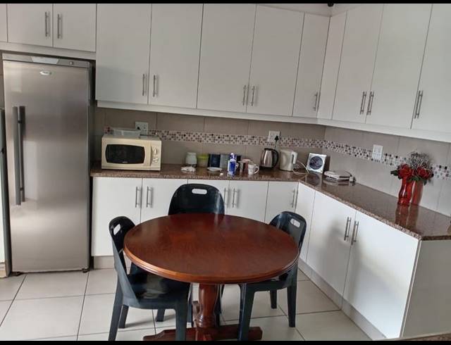 3 BEDROOM HOUSE FOR SALE IN BLUFF